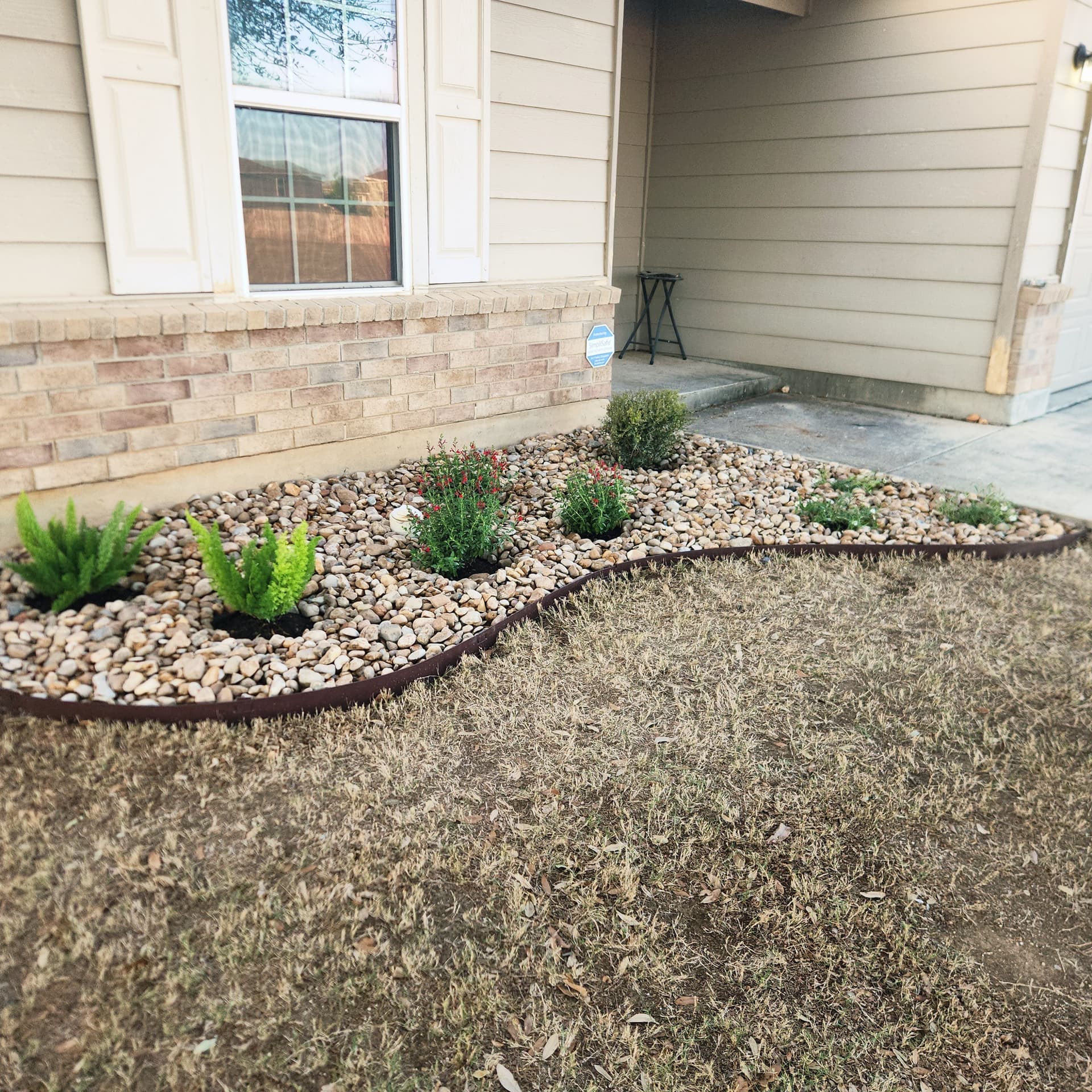 Gallery photos for Custom Flower Bed Installation in Selma TX: Image #3