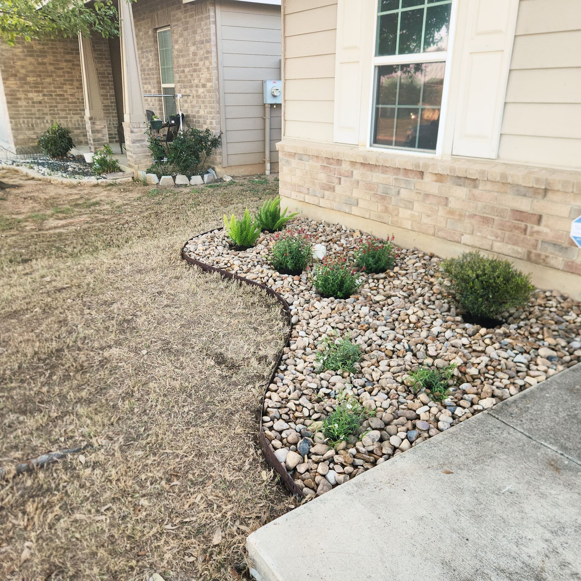 Gallery photos for Custom Flower Bed Installation in Selma TX: Image #5
