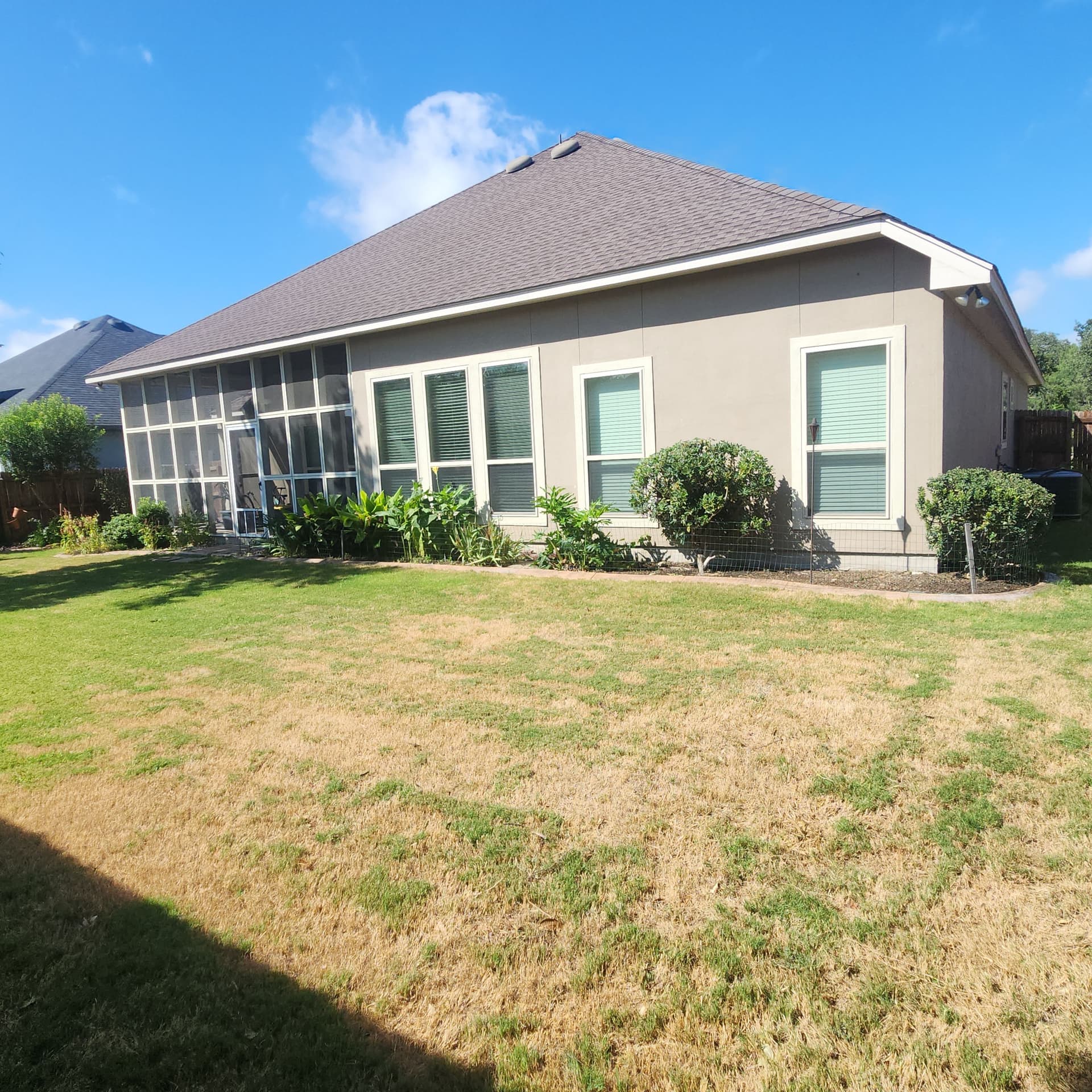 Gallery photos for Shrub Trimming and Yard Cleanup for New Texas Homeowners: Image #4