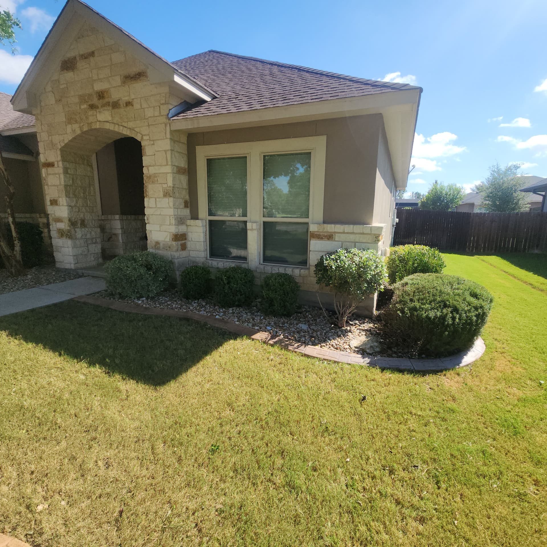 Gallery photos for Shrub Trimming and Yard Cleanup for New Texas Homeowners: Image #1